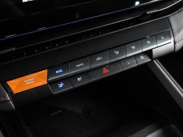 Changan UNI-V I с пробегом 2023 года, цена 2 295 000 рублей, 35822 км, лифтбек, Автокод Объявления