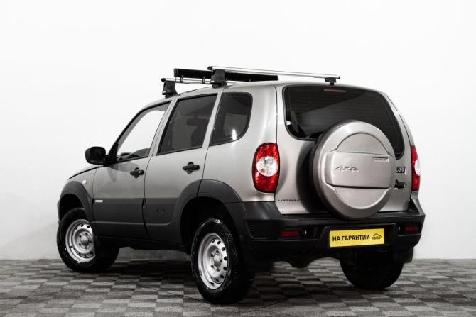 Chevrolet Niva I Рестайлинг с пробегом 2011 года, цена 619 000 рублей, 61000 км, внедорожник, Автокод Объявления