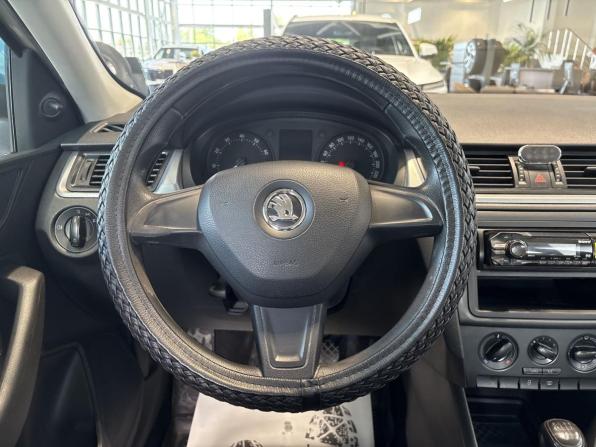 Skoda Rapid I с пробегом 2014 года, цена 628 000 рублей, 300070 км, лифтбек, Автокод Объявления
