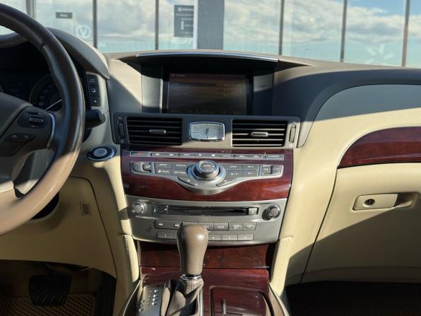 Infiniti Q70 I Рестайлинг с пробегом 2015 года, цена 1 395 000 рублей, 192769 км, седан, Автокод Объявления