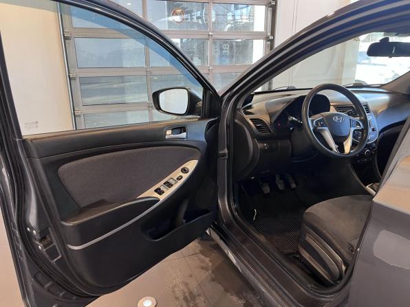 Hyundai Solaris I с пробегом 2012 года, цена 476 000 рублей, 318022 км, седан, Автокод Объявления
