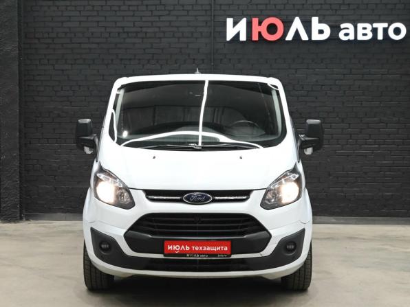 Ford Tourneo Custom I с пробегом 2017 года, цена 2 050 000 рублей, 284180 км, минивэн, Автокод Объявления