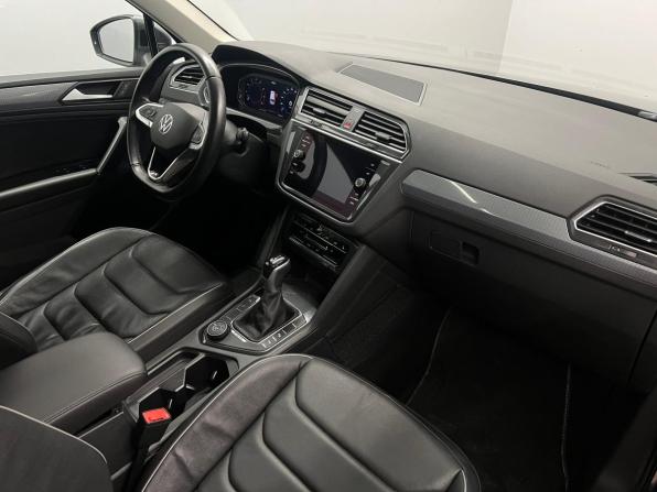 Volkswagen Tiguan II Рестайлинг с пробегом 2021 года, цена 2 265 000 рублей, 232305 км, внедорожник, Автокод Объявления
