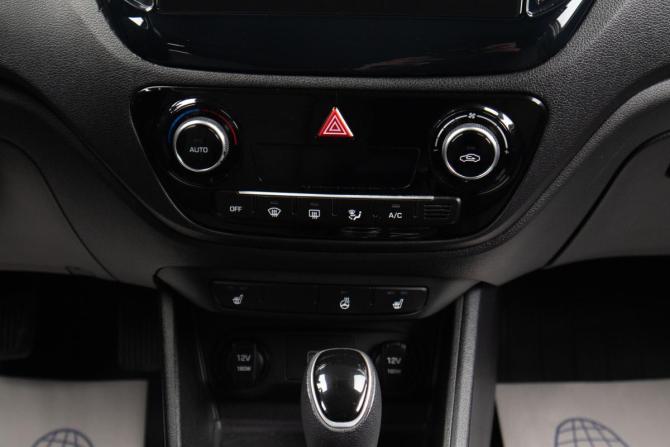Hyundai Solaris II с пробегом 2019 года, цена 1 299 000 рублей, 180872 км, седан, Автокод Объявления