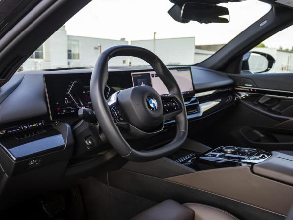 BMW 5 серии VIII (G60/G61/G68) с пробегом 2023 года, цена 6 490 000 рублей, 45660 км, седан, Автокод Объявления