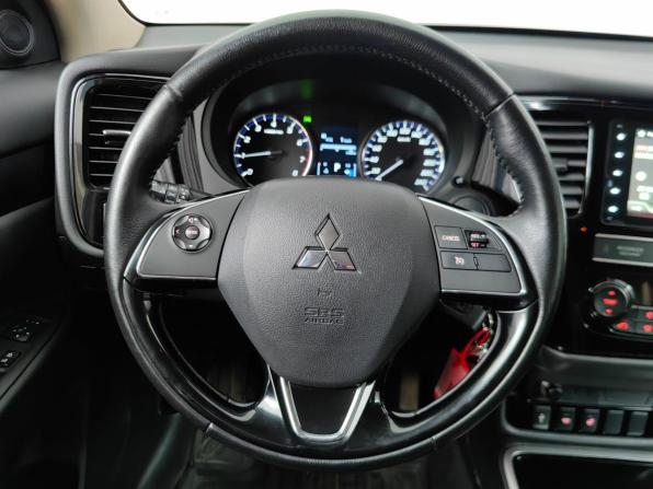Mitsubishi Outlander III Рестайлинг 3 с пробегом 2020 года, цена 2 191 000 рублей, 97000 км, внедорожник, Автокод Объявления