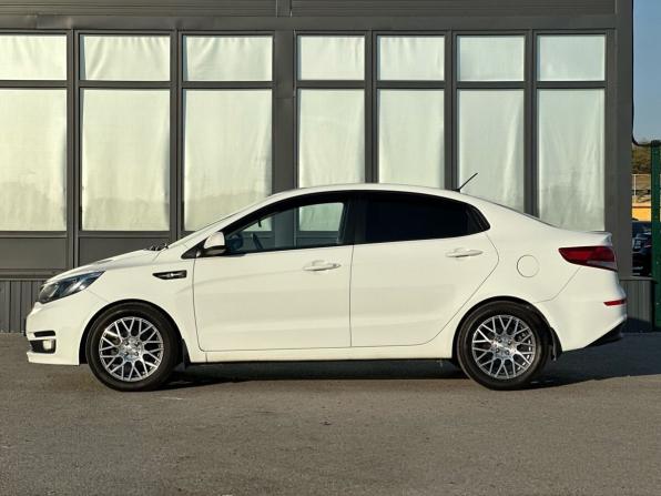 Kia Rio III Рестайлинг с пробегом 2015 года, цена 1 049 000 рублей, 141251 км, седан, Автокод Объявления