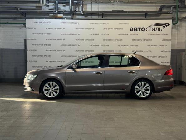 Skoda Superb II Рестайлинг с пробегом 2013 года, цена 949 000 рублей, 307000 км, лифтбек, Автокод Объявления