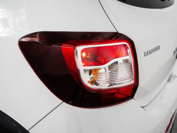 Renault Sandero II Рестайлинг с пробегом 2018 года, цена 975 000 рублей, 123976 км, хэтчбек, Автокод Объявления