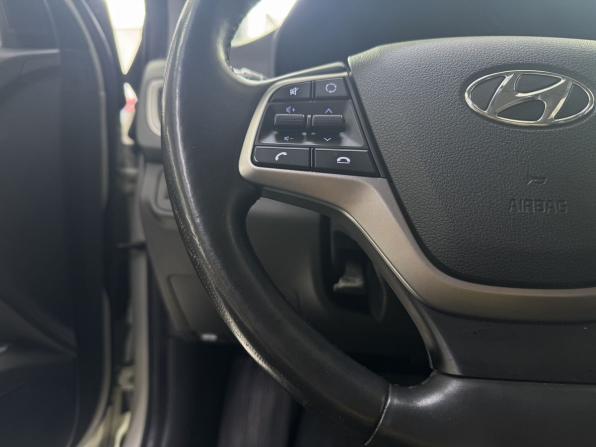Hyundai Solaris II с пробегом 2018 года, цена 1 400 000 рублей, 60300 км, седан, Автокод Объявления