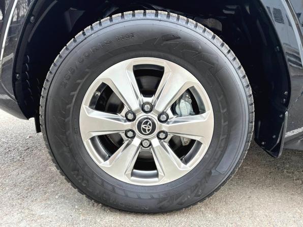 Toyota Land Cruiser 300 Series с пробегом 2022 года, цена 11 360 000 рублей, 5712 км, внедорожник, Автокод Объявления