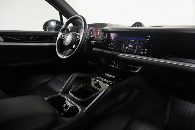 Porsche Cayenne III Рестайлинг с пробегом 2023 года, цена 10 999 900 рублей, 34110 км, внедорожник, Автокод Объявления