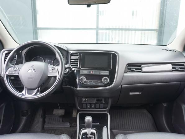 Mitsubishi Outlander III Рестайлинг 2 с пробегом 2018 года, цена 1 813 000 рублей, 156025 км, внедорожник, Автокод Объявления