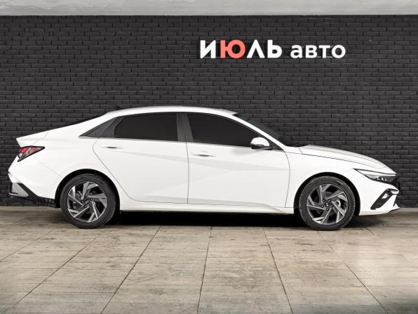 Hyundai Elantra VII (CN7) Рестайлинг с пробегом 2024 года, цена 3 140 000 рублей, 5919 км, седан, Автокод Объявления