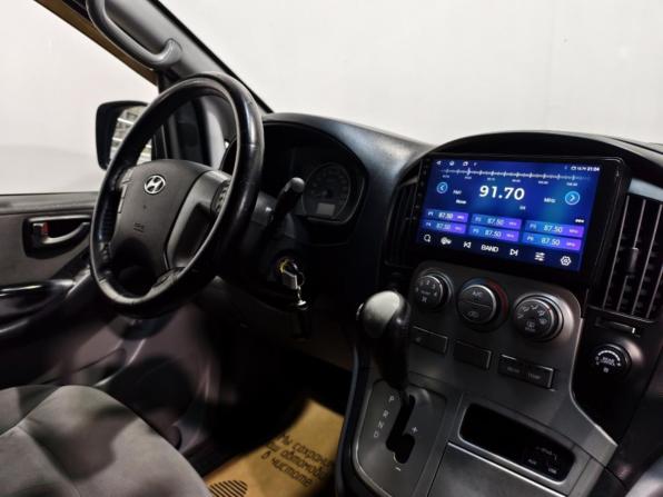 Hyundai H-1 II с пробегом 2012 года, цена 1 685 000 рублей, 297580 км, минивэн, Автокод Объявления