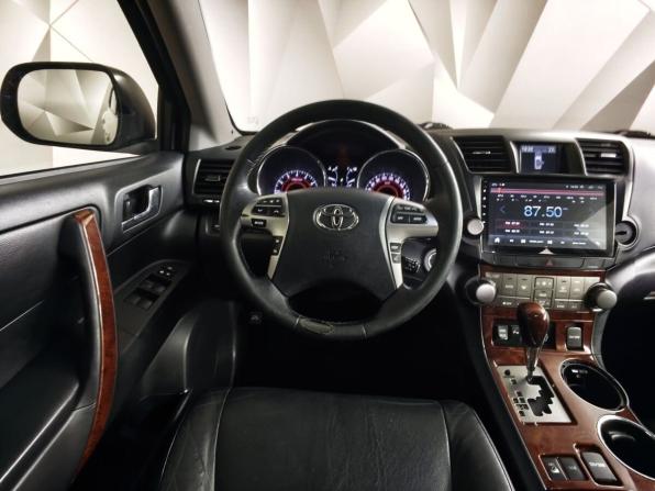 Toyota Highlander II (XU40) Рестайлинг с пробегом 2013 года, цена 1 743 000 рублей, 328084 км, внедорожник, Автокод Объявления