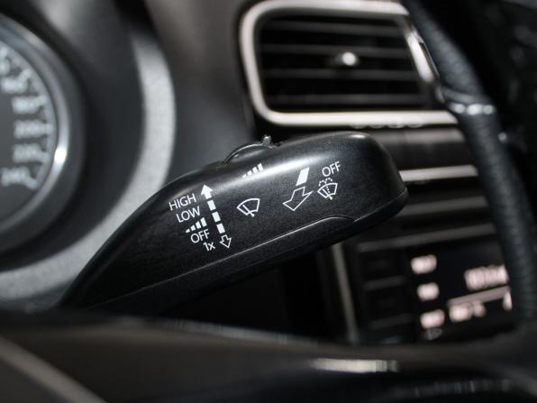 Volkswagen Polo V Рестайлинг с пробегом 2017 года, цена 999 900 рублей, 196919 км, седан, Автокод Объявления