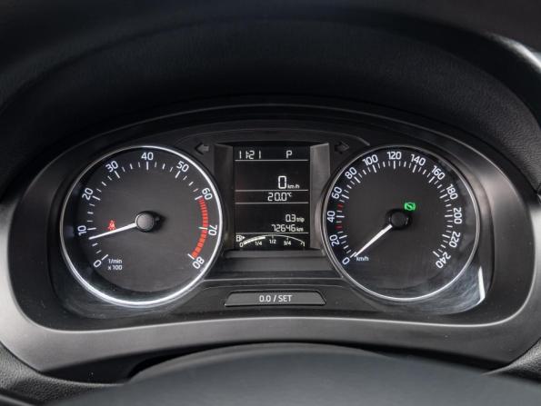 Skoda Rapid I Рестайлинг с пробегом 2017 года, цена 1 479 000 рублей, 72646 км, лифтбек, Автокод Объявления