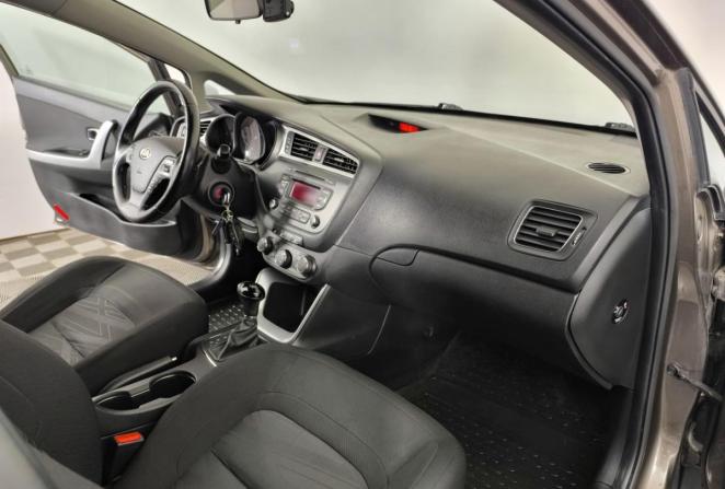 Kia Ceed II Рестайлинг с пробегом 2015 года, цена 1 273 000 рублей, 157001 км, хэтчбек, Автокод Объявления