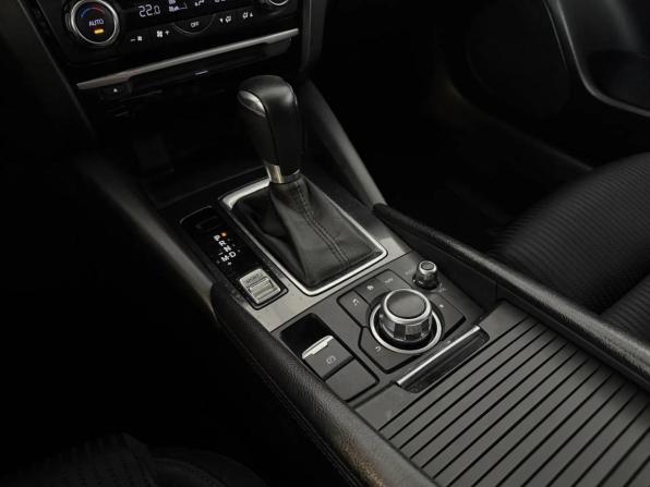 Mazda 6 III (GJ) Рестайлинг с пробегом 2016 года, цена 1 820 000 рублей, 229690 км, седан, Автокод Объявления