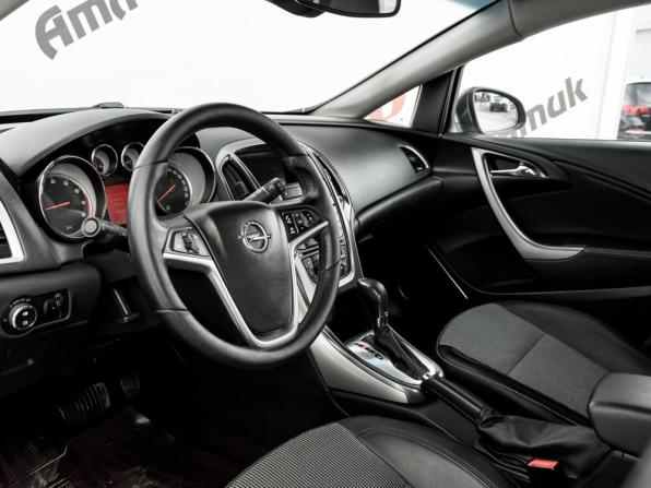 Opel Astra J Рестайлинг с пробегом 2012 года, цена 720 000 рублей, 173406 км, хэтчбек, Автокод Объявления