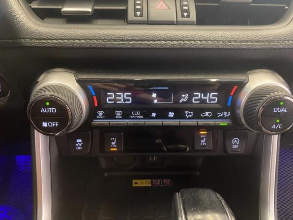 Toyota RAV4 V (XA50) с пробегом 2023 года, цена 3 650 000 рублей, 44421 км, внедорожник, Автокод Объявления