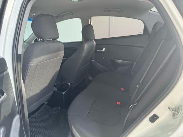 Kia Rio III Рестайлинг с пробегом 2015 года, цена 919 000 рублей, 136128 км, седан, Автокод Объявления