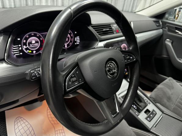 Skoda Superb III Рестайлинг с пробегом 2019 года, цена 2 700 000 рублей, 108063 км, лифтбек, Автокод Объявления