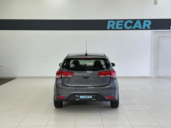 Kia Rio III Рестайлинг с пробегом 2017 года, цена 1 120 000 рублей, 84643 км, хэтчбек, Автокод Объявления