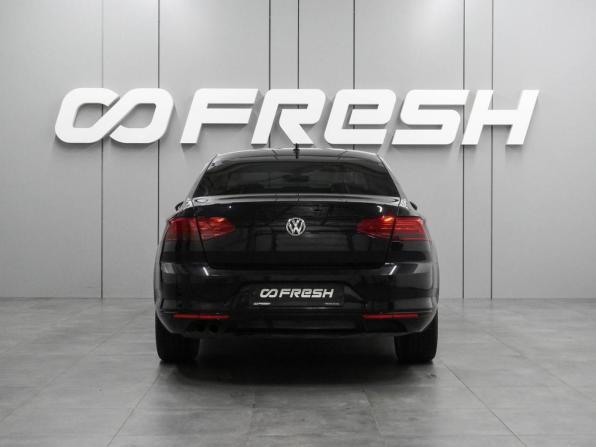 Volkswagen Passat B8 с пробегом 2017 года, цена 1 674 000 рублей, 193730 км, седан, Автокод Объявления