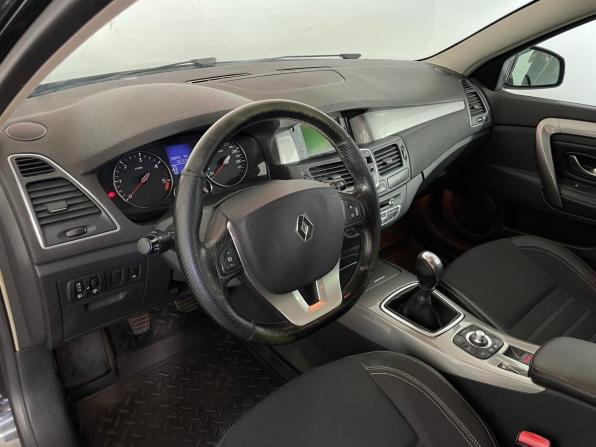 Renault Laguna III Рестайлинг с пробегом 2011 года, цена 685 000 рублей, 238042 км, лифтбек, Автокод Объявления