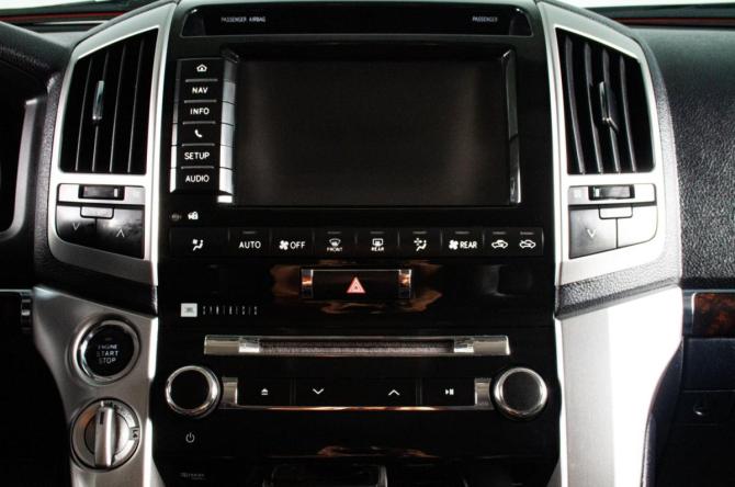 Toyota Land Cruiser 200 Series Рестайлинг 1 с пробегом 2012 года, цена 3 249 515 рублей, 253852 км, внедорожник, Автокод Объявления
