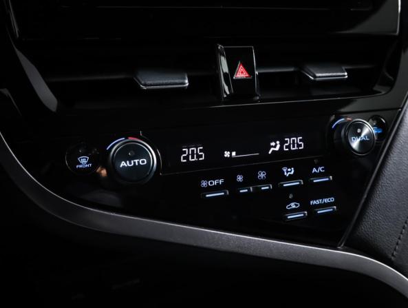 Toyota Camry VIII (XV70) Рестайлинг с пробегом 2021 года, цена 2 995 000 рублей, 58652 км, седан, Автокод Объявления