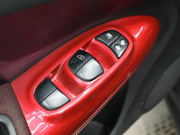 Nissan Juke I с пробегом 2013 года, цена 1 000 000 рублей, 124046 км, внедорожник, Автокод Объявления