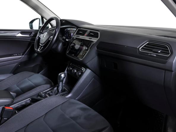 Volkswagen Tiguan II с пробегом 2017 года, цена 2 380 000 рублей, 114279 км, внедорожник, Автокод Объявления