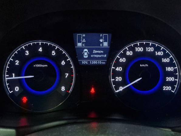 Hyundai Solaris I Рестайлинг с пробегом 2014 года, цена 970 000 рублей, 128440 км, хэтчбек, Автокод Объявления
