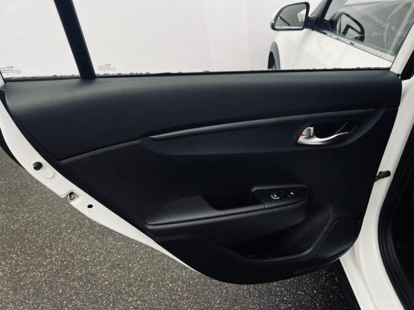 Kia Rio IV с пробегом 2018 года, цена 1 280 000 рублей, 185000 км, хэтчбек, Автокод Объявления