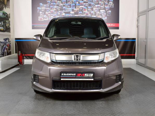 Honda Freed I Рестайлинг с пробегом 2013 года, цена 1 119 995 рублей, 216388 км, компактвэн, Автокод Объявления