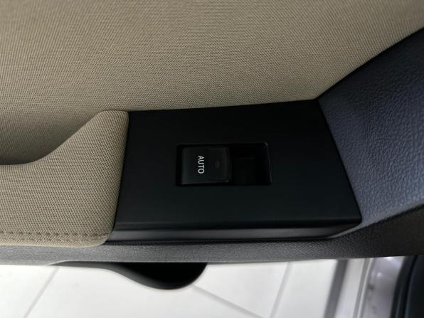 Toyota Auris II с пробегом 2013 года, цена 890 000 рублей, 223332 км, хэтчбек, Автокод Объявления