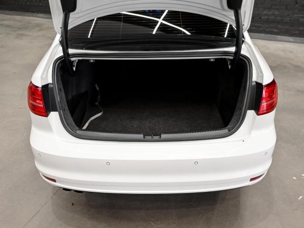 Volkswagen Jetta VI Рестайлинг с пробегом 2016 года, цена 1 470 000 рублей, 84130 км, седан, Автокод Объявления
