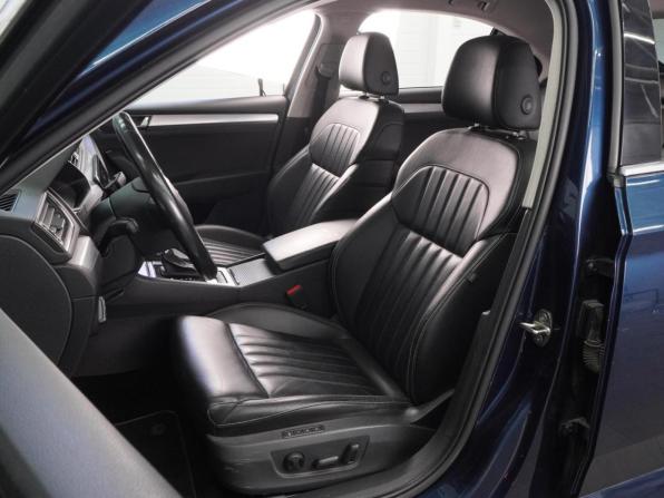 Skoda Superb III Рестайлинг с пробегом 2019 года, цена 2 406 000 рублей, 144397 км, лифтбек, Автокод Объявления