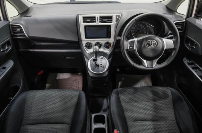 Toyota Ractis II с пробегом 2012 года, цена 849 000 рублей, 147000 км, хэтчбек, Автокод Объявления