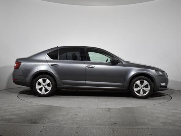 Skoda Octavia III (A7) Рестайлинг с пробегом 2017 года, цена 1 655 000 рублей, 171671 км, лифтбек, Автокод Объявления