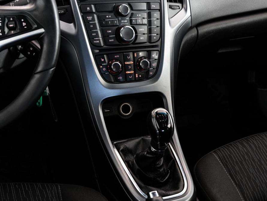 Opel Astra J Рестайлинг Санкт-Петербург  - изображение 13