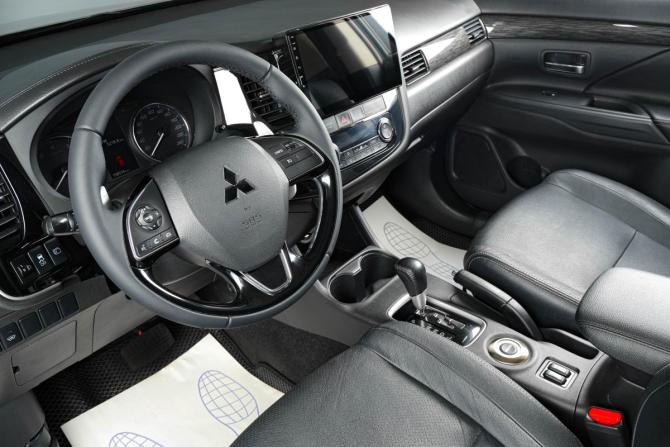 Mitsubishi Outlander III Рестайлинг с пробегом 2015 года, цена 1 799 000 рублей, 158500 км, внедорожник, Автокод Объявления