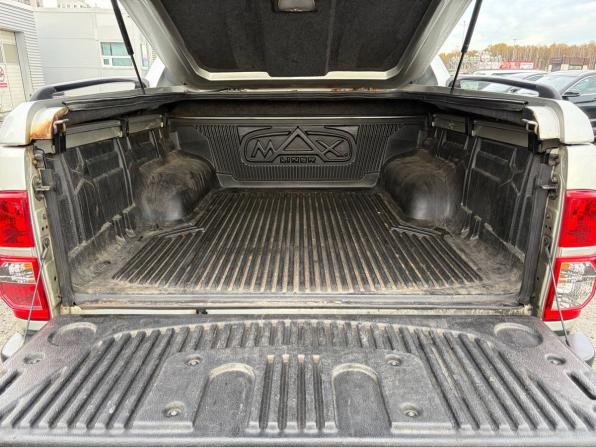 Toyota Hilux VII Рестайлинг с пробегом 2012 года, цена 1 985 000 рублей, 239549 км, offers.body_type.unknown, Автокод Объявления