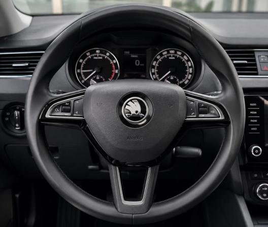 Skoda Octavia III (A7) Рестайлинг с пробегом 2017 года, цена 1 680 000 рублей, 187964 км, лифтбек, Автокод Объявления