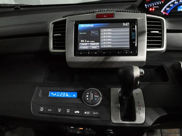 Honda Freed I Рестайлинг с пробегом 2014 года, цена 1 285 000 рублей, 63900 км, компактвэн, Автокод Объявления