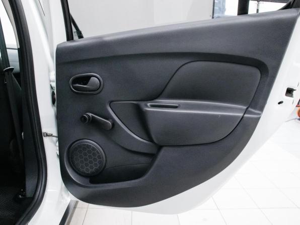 Renault Sandero II Рестайлинг с пробегом 2019 года, цена 979 000 рублей, 73493 км, хэтчбек, Автокод Объявления