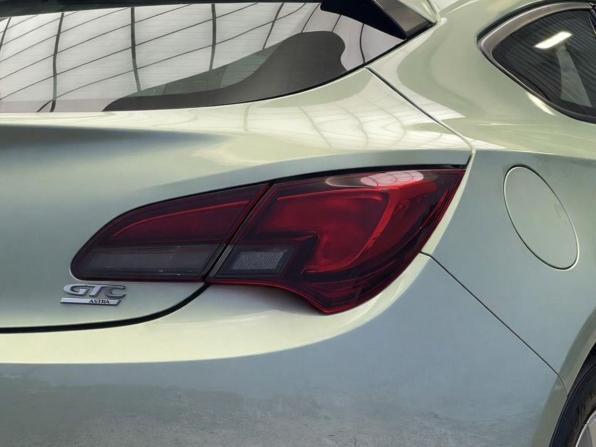 Opel Astra J Рестайлинг с пробегом 2011 года, цена 797 000 рублей, 71790 км, хэтчбек, Автокод Объявления